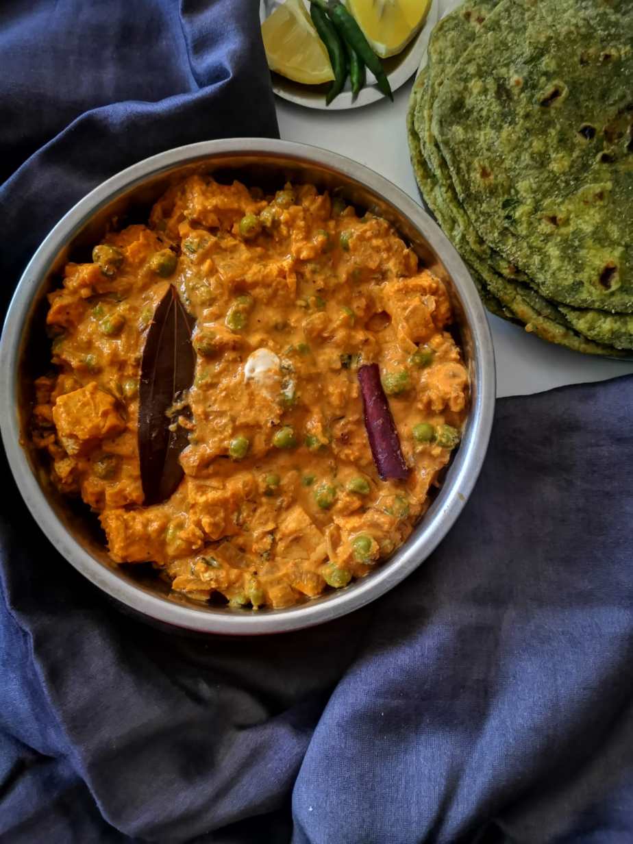 Mattar Paneer (Green Peas and Cottage Cheese&nbsp;curry)