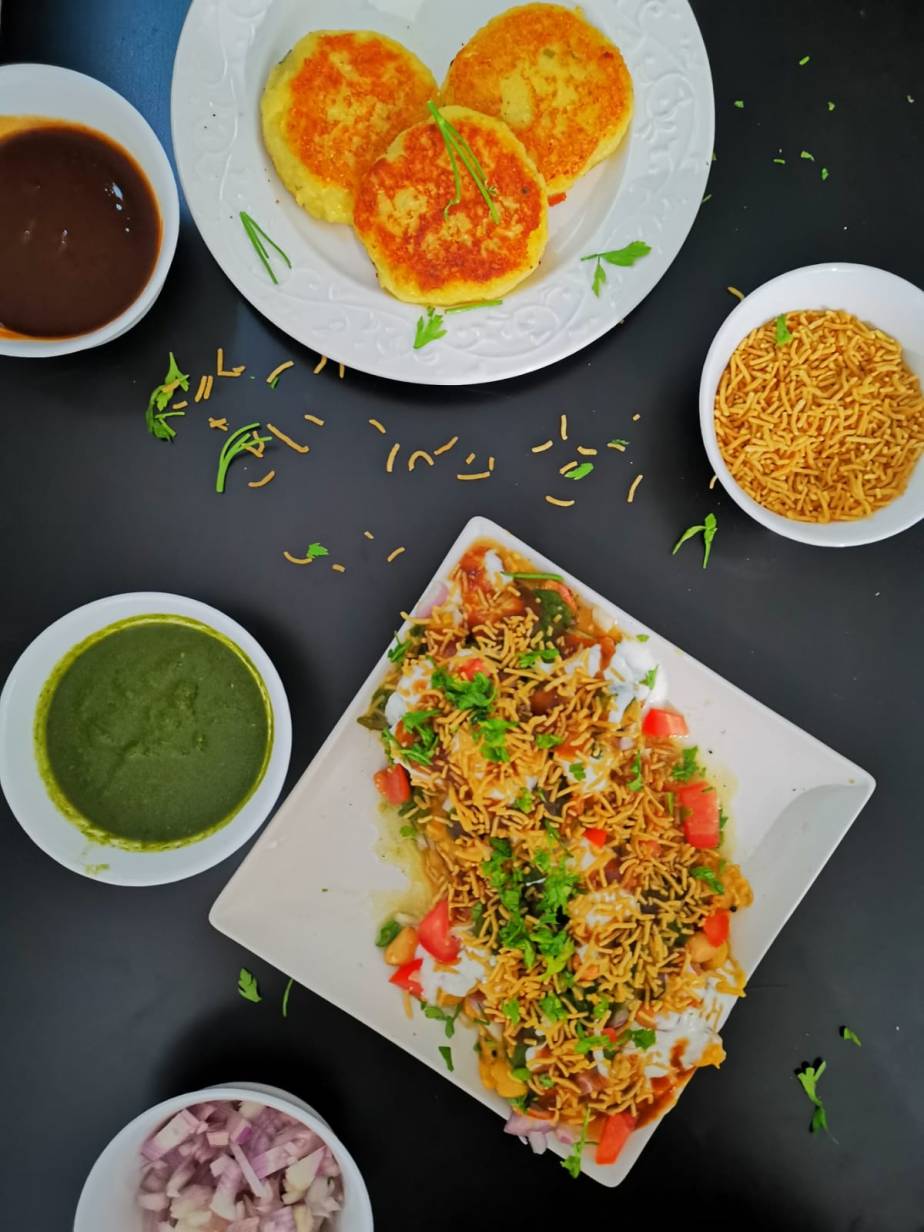 Ragda Pattice/Patties (Potato Patties with White Bean&nbsp;Gravy)